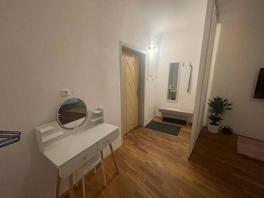 Prahabel - K10 Apartment Екстериор снимка